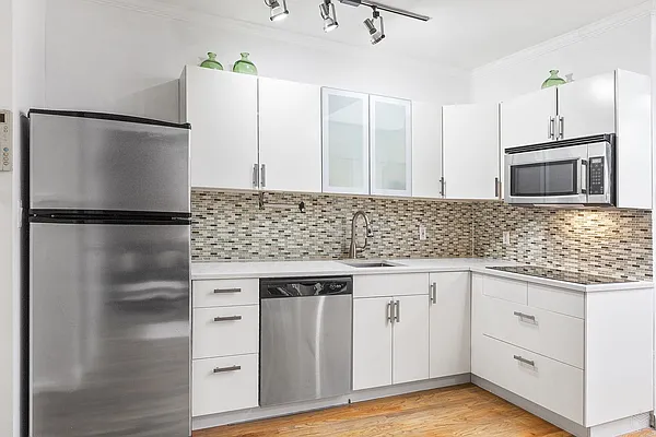 Rented by Halstead Real Estate | media 21