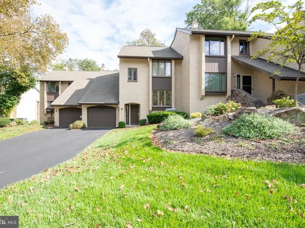 79 Golf Club Dr, Langhorne, PA 19047