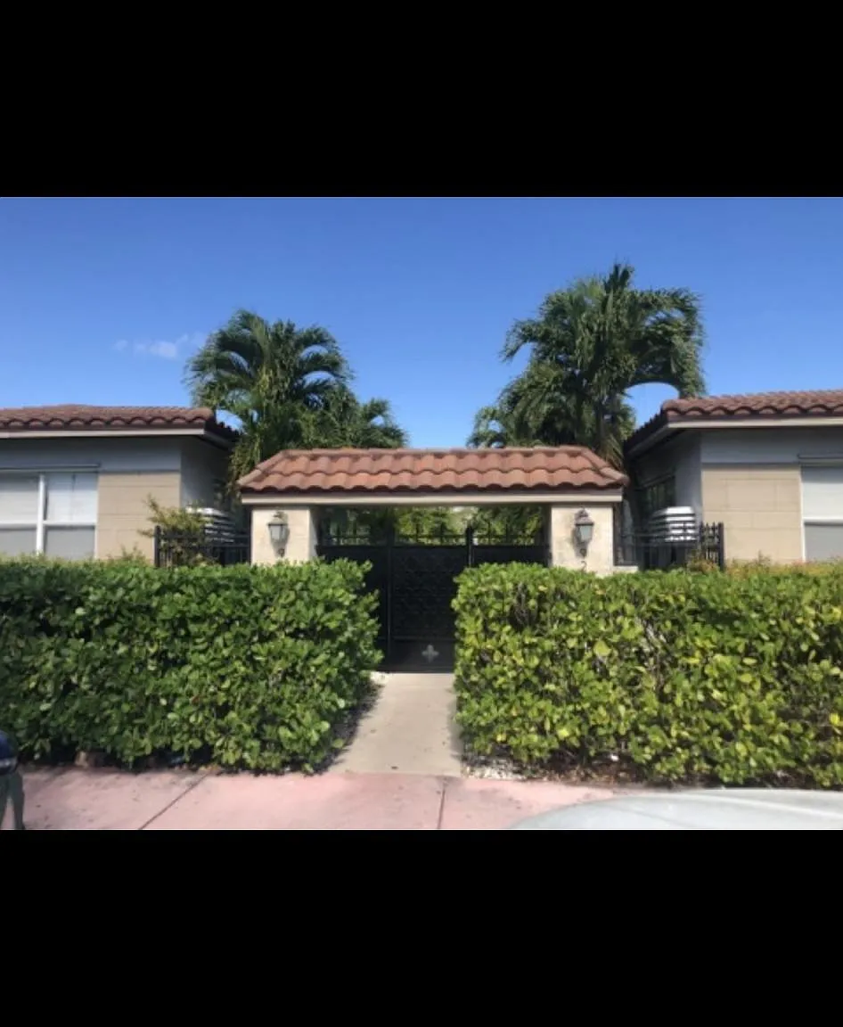 1 bed, 725 sqft, $1,700 — Photo 1