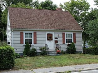 200 Maple Ave, Barrington, RI 02806