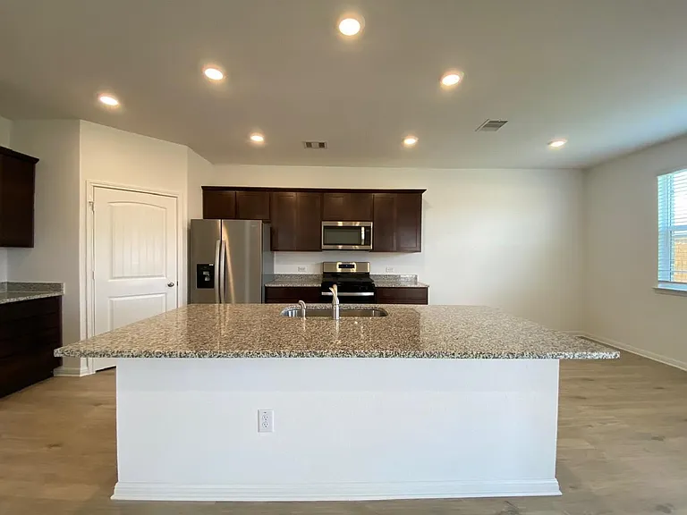 241 Saide St — Photo 5