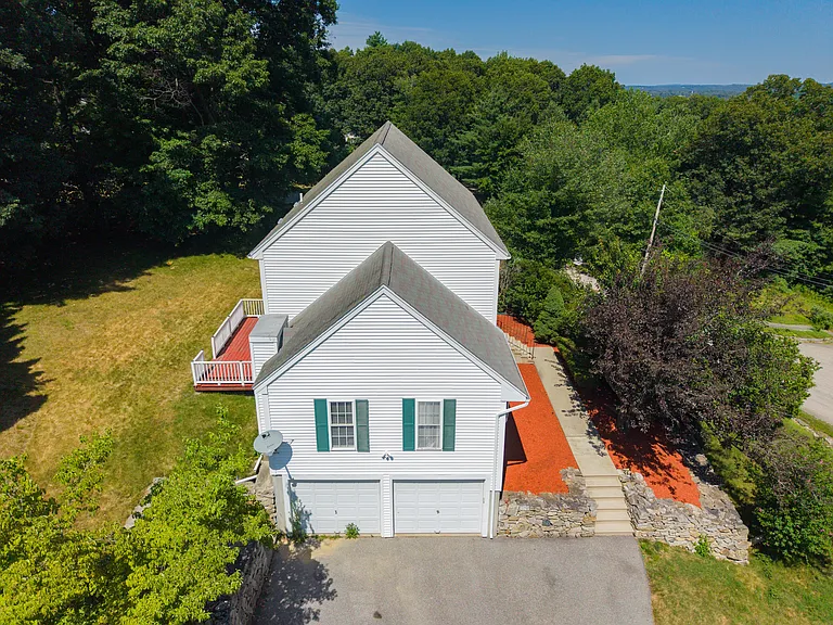 469 Walnut St — Photo 2