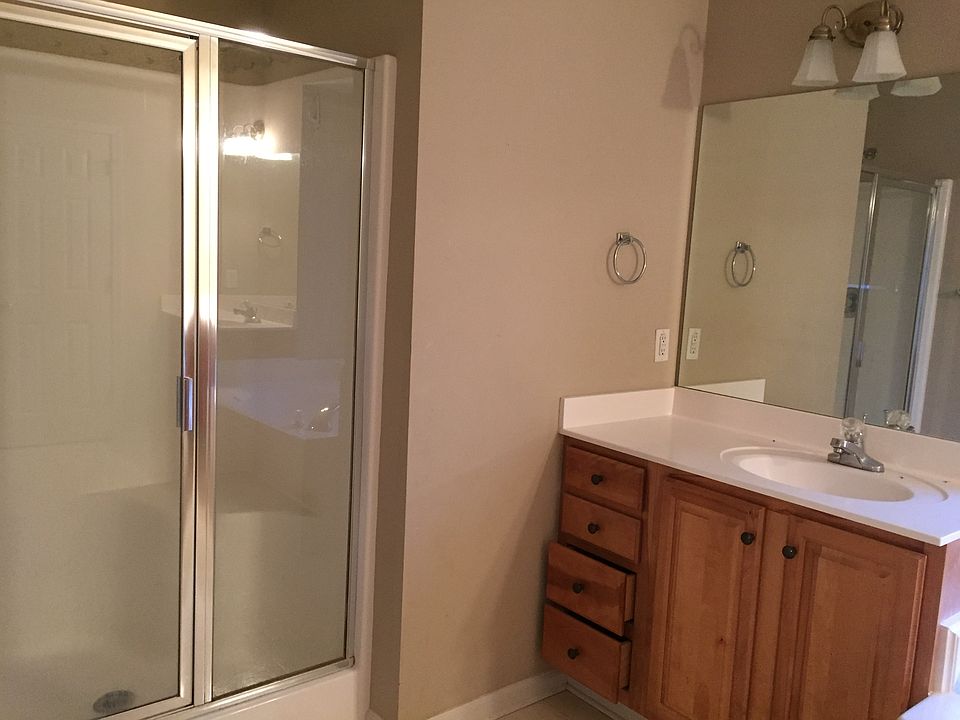 1st image of 164 Wisteria Dr