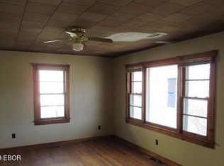 618 E 10th St, Metropolis, IL 62960