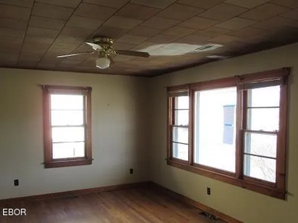 618 E 10th St, Metropolis, IL 62960