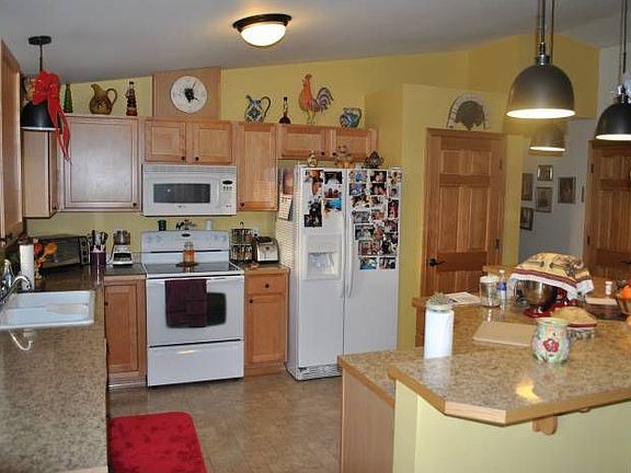 4th image of 1293 Storm King Ave SW