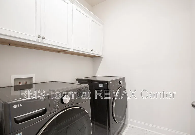 5125 Hillington Way — Photo 32