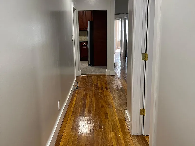 4248 Bronxwood Ave — Photo 12