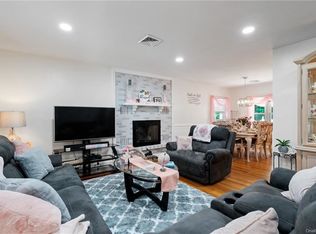 318 State Route 32 N, New Paltz, NY 12561
