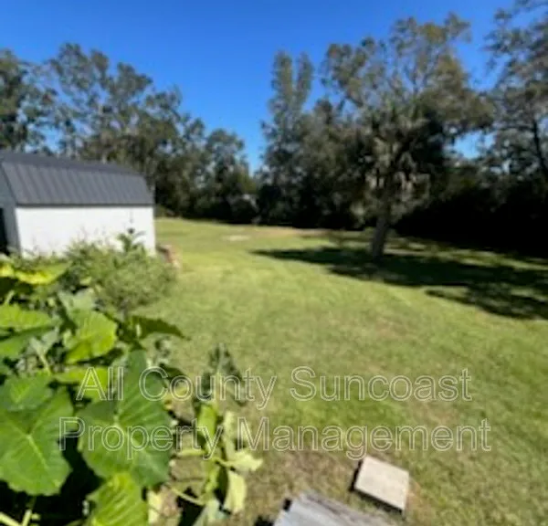 420 Magnolia St — Photo 9