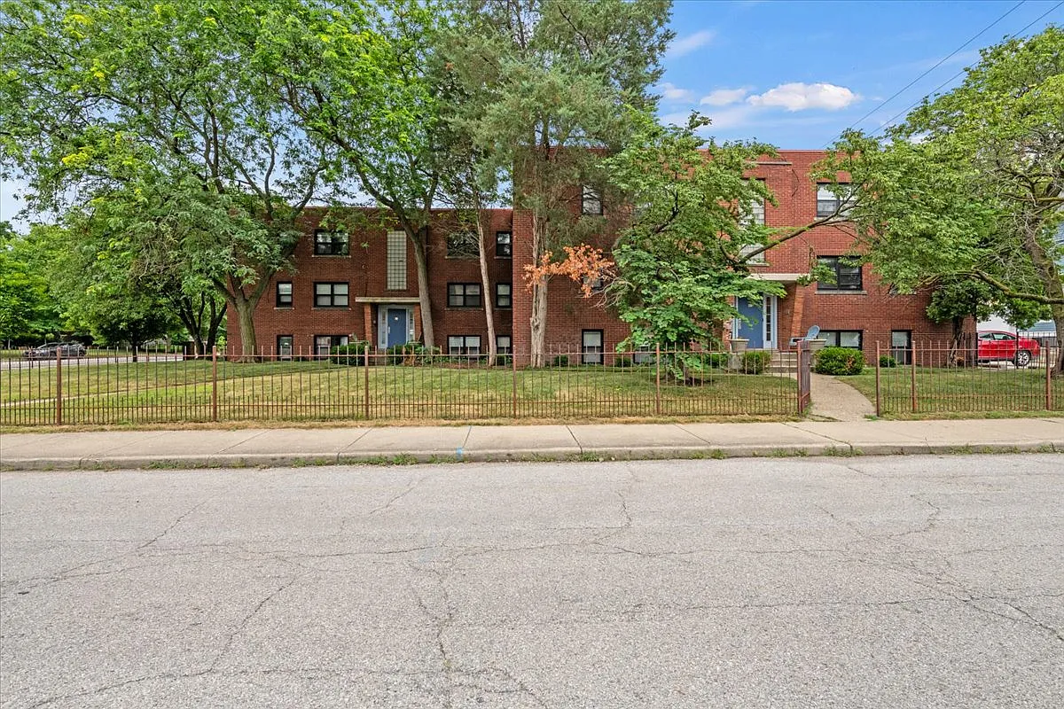 2 bed, 700 sqft, $1,075 — Photo 4