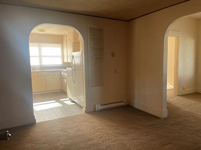 1229 Maple St — Photo 3