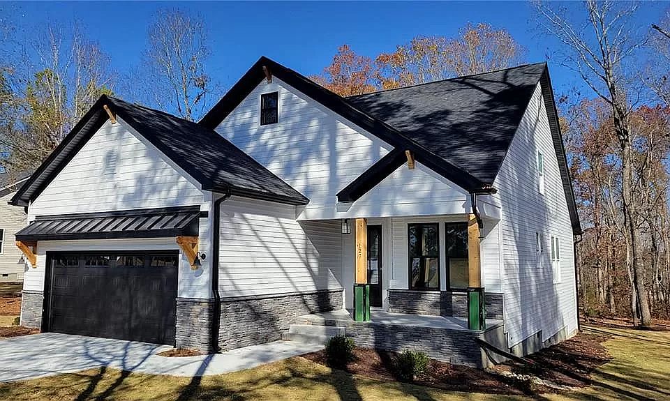 127 Carpenter Rd - Exterior