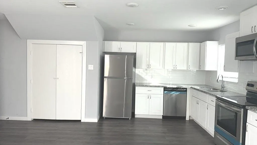3 bed, 1160 sqft, $1,495 — Photo 4