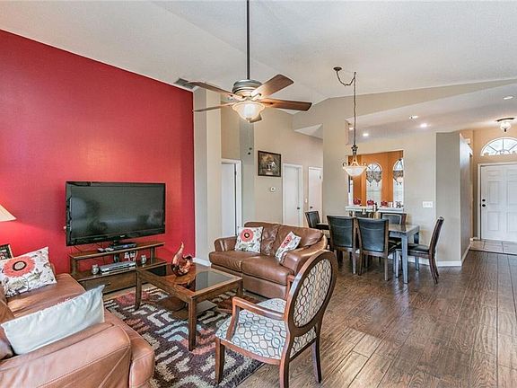 4th image of 2611 Lake Jackson Cir