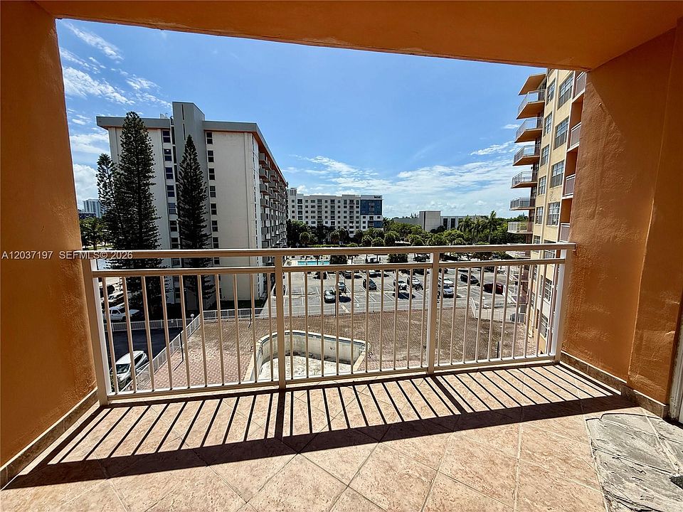 1st image of 2025 NE 164th St APT 507