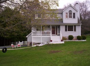 44 Novelli Pl, Colchester, CT 06415