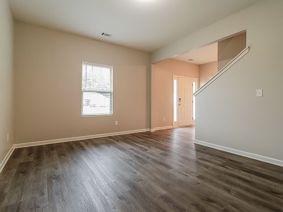 4th image of 20 Sycamore St