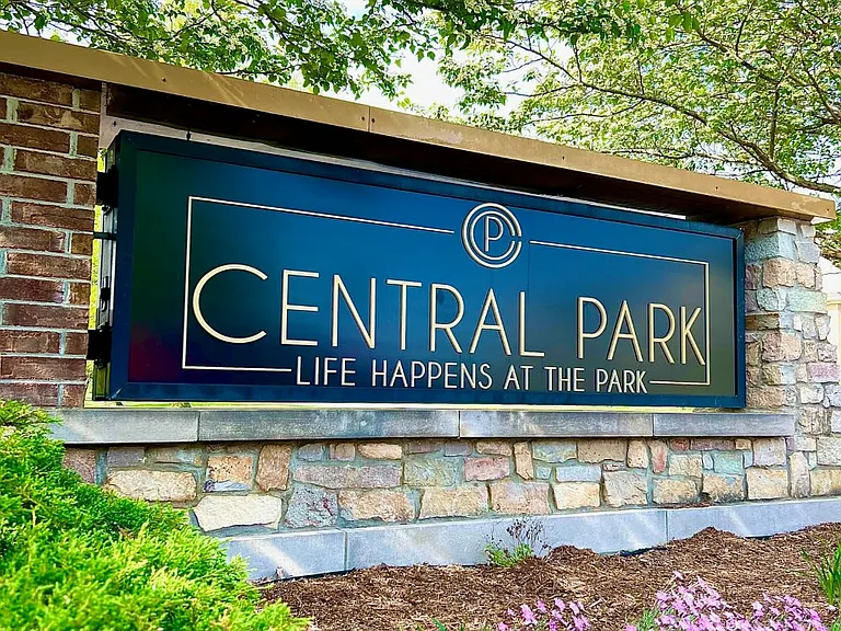 Central Park Apartments — Photo 2