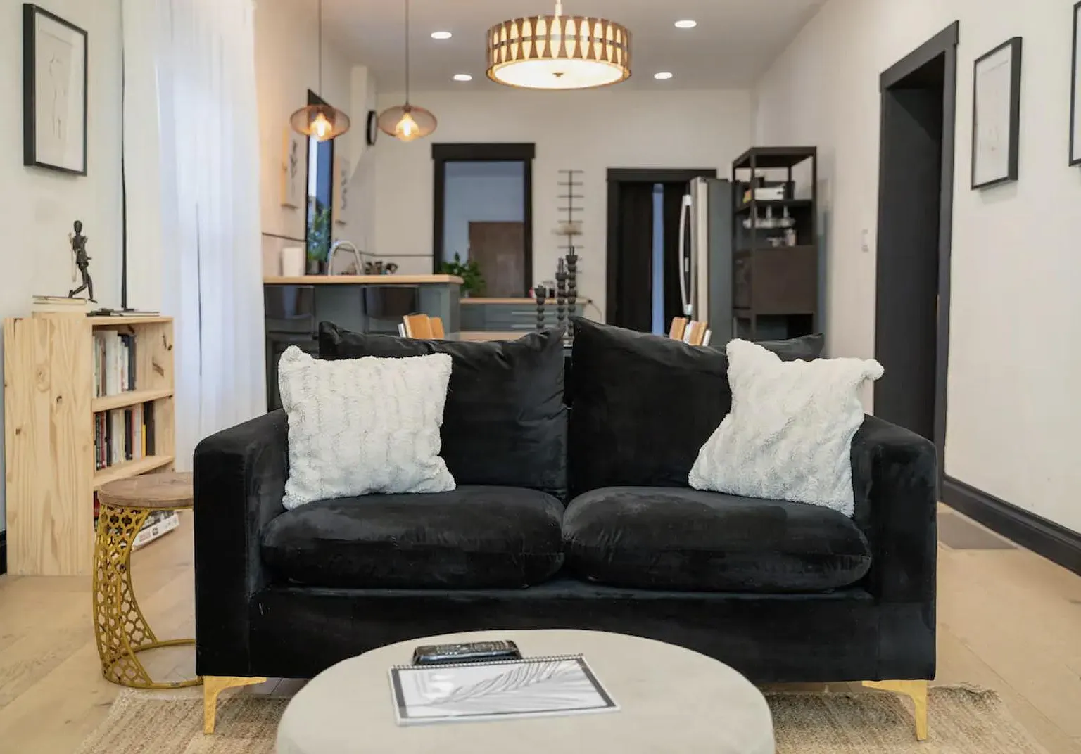 2 bed, 1200 sqft, $2,450 — Photo 4