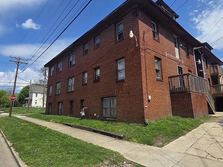 228 Cole Ave — Photo 2