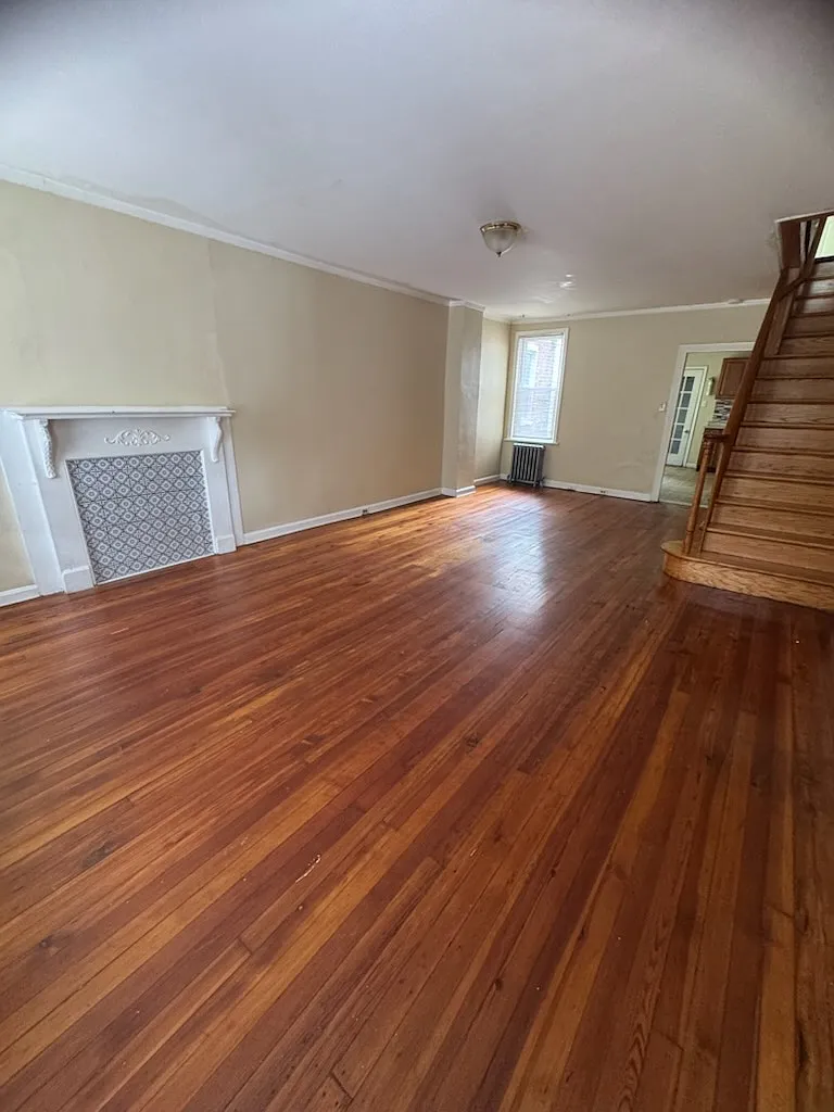 3 bed, 2.0 bath, 1375 sqft, $1,950 — Photo 2