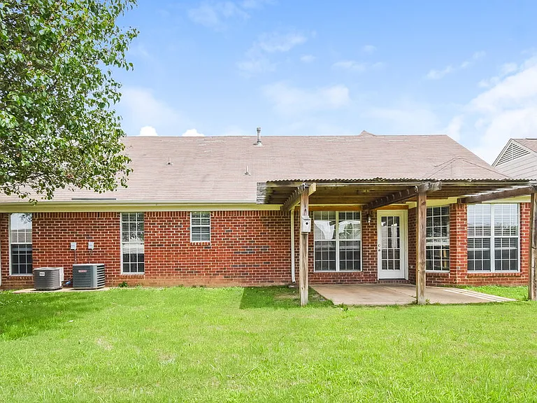 8181 Martin Dr — Photo 19