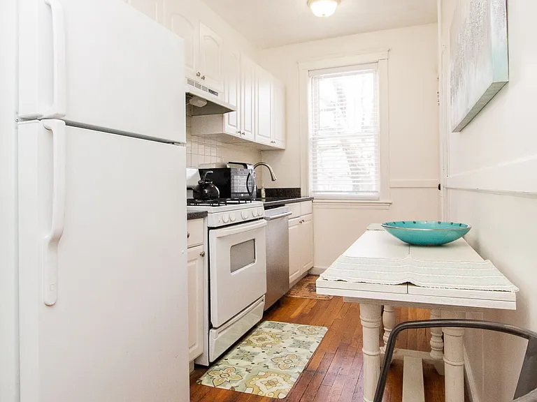 191 Kent St #1 — Photo 9