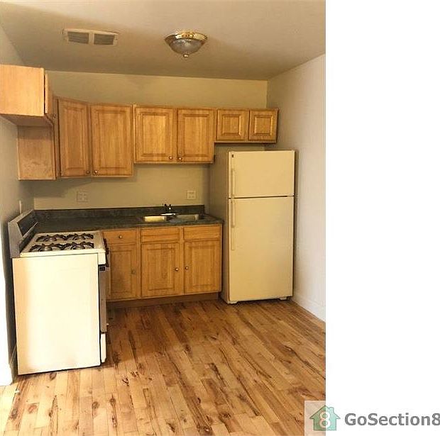 1st image of 214 S Lavergne Ave #2