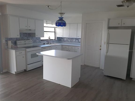 3rd image of 1805 John Arthur Way