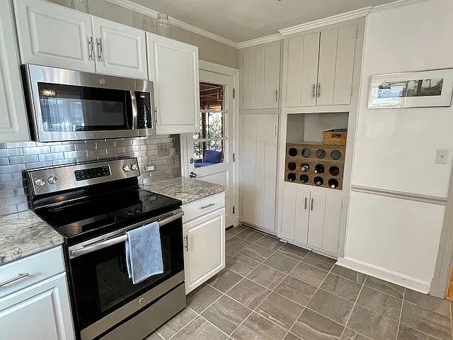 820 Valley View Cir — Photo 22