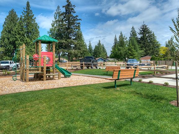 3rd image of 726 207th St SW #19
