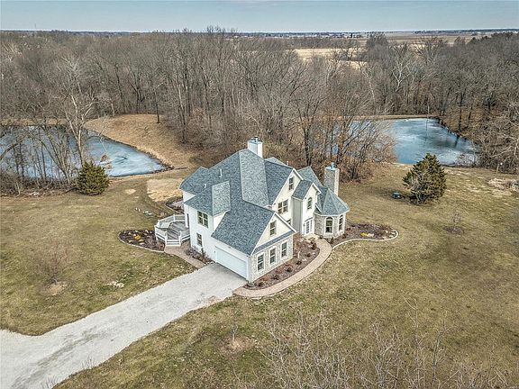 4th image of 7873 Oak Hollow Ln