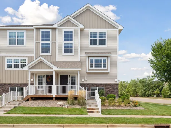 7561 Woods Edge Blvd, Lino Lakes, MN 55014