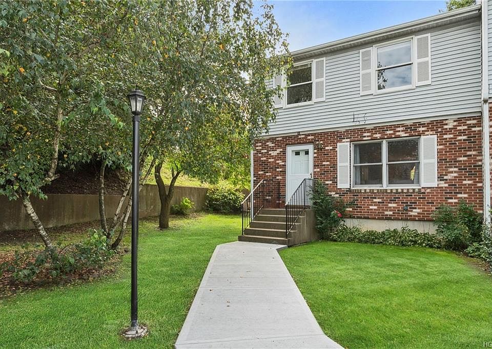 1st image of 15 Estate Dr