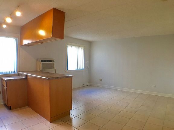 5th image of 5586 S Archer Ave APT 1B