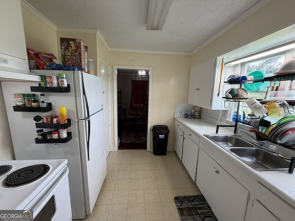 5th image of 4090 Ezelle Rd