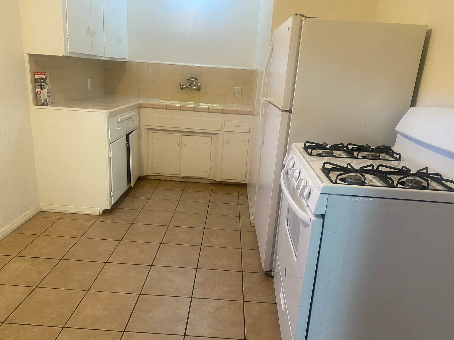 2 bed, 1100 sqft, $1,700 — Photo 3