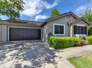 9461 Lakewind Ln, Elk Grove, CA 95758