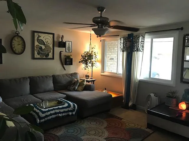 3 bed, 1175 sqft, $2,100 — Photo 2