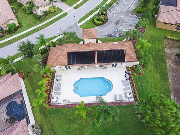 3rd image of 825 SW Grand Reserve Blvd