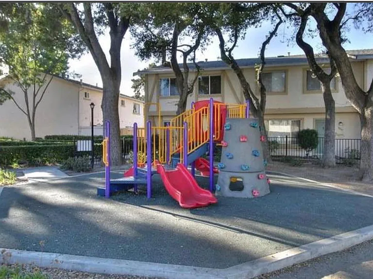 Royal Ann Cmn — Photo 12