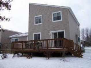 6 Hanningfield Cir, Fairport, NY 14450