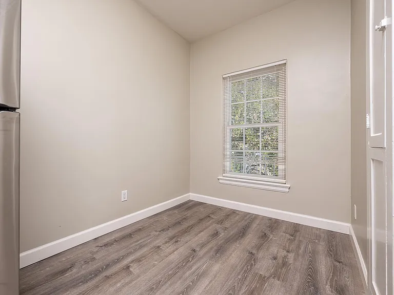 425 Williams Pl #9 — Photo 7