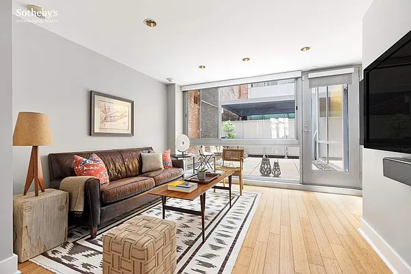 Sold by Sotheby's International Realty | media 4