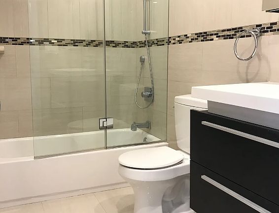 5th image of 2650 28th St APT 3