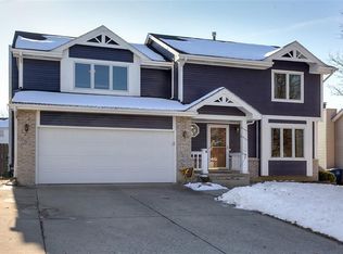 4922 Bel Aire Rd, Des Moines, IA 50310