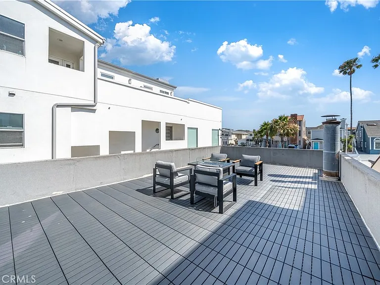 920 W Balboa Blvd — Photo 28