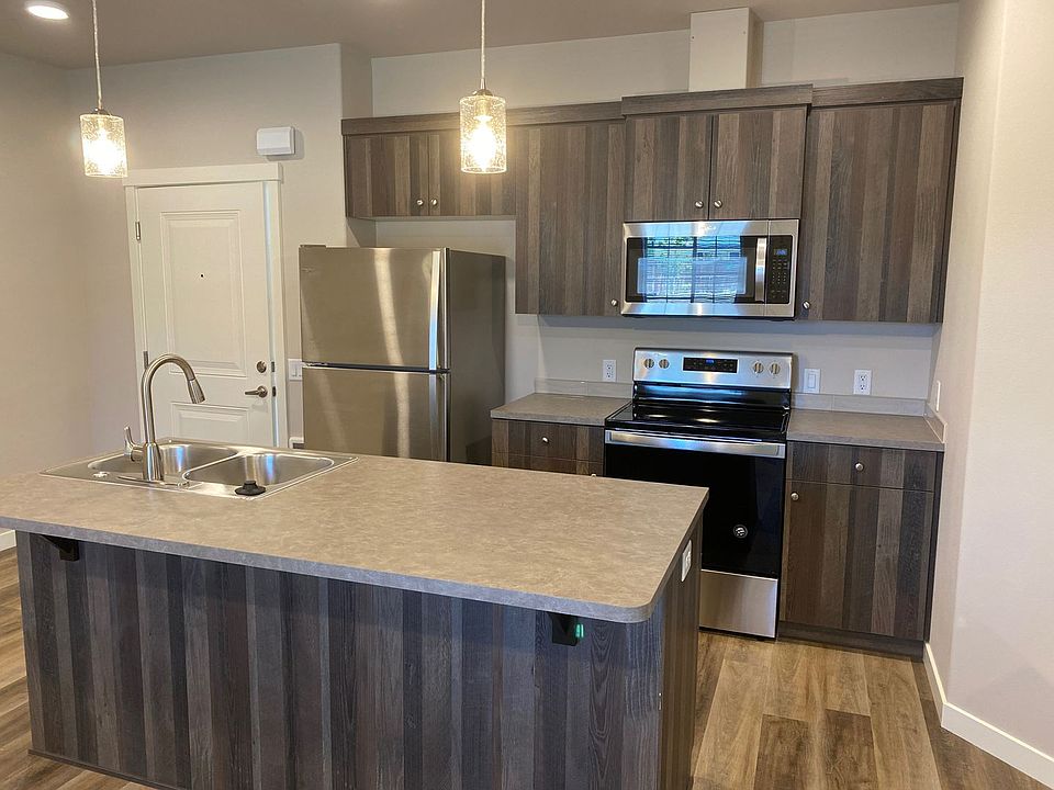 1st image of 1140 SW 27th St #203