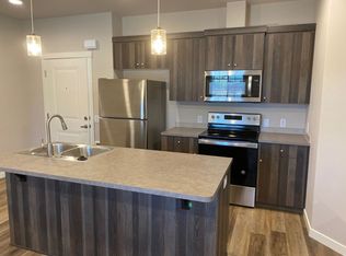1140 SW 27th St #203, Redmond, OR 97756